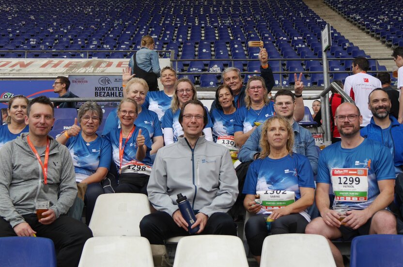 Gruppenfoto: ehb Läufer und Fans