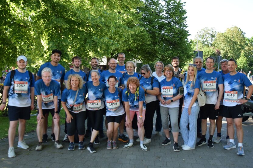 Gruppenfoto: ehb Läufer und Fans